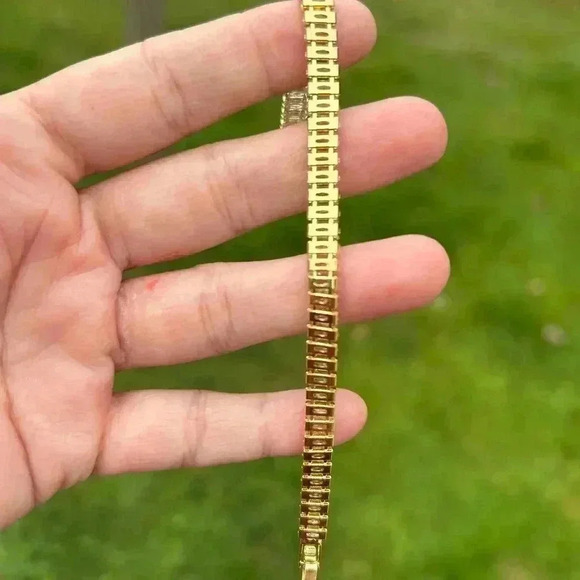 4/$50 Diamond rhinestone gold dainty woman bracelet 7  inches - Picture 5 of 7